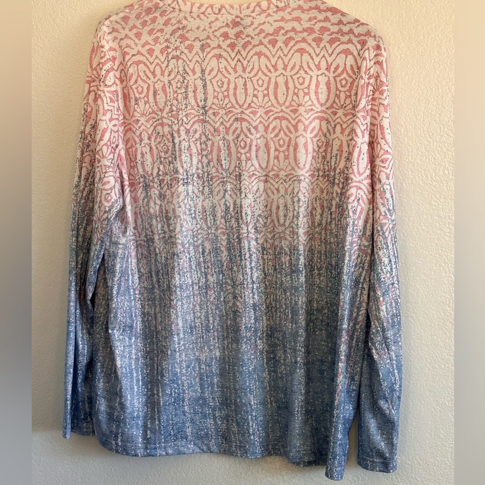 Long Sleeve Crew Neck Graphic Tee with Gradient Pattern Women Size 2XL - Picture 3 of 5